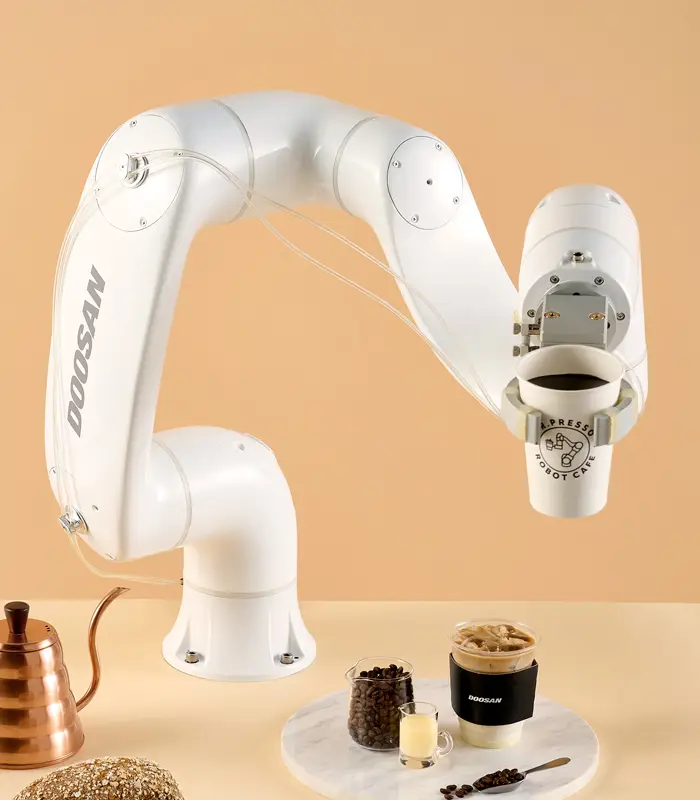 Roboter Serviert Kaffe Doosan Robotics kollaborativer Roboter