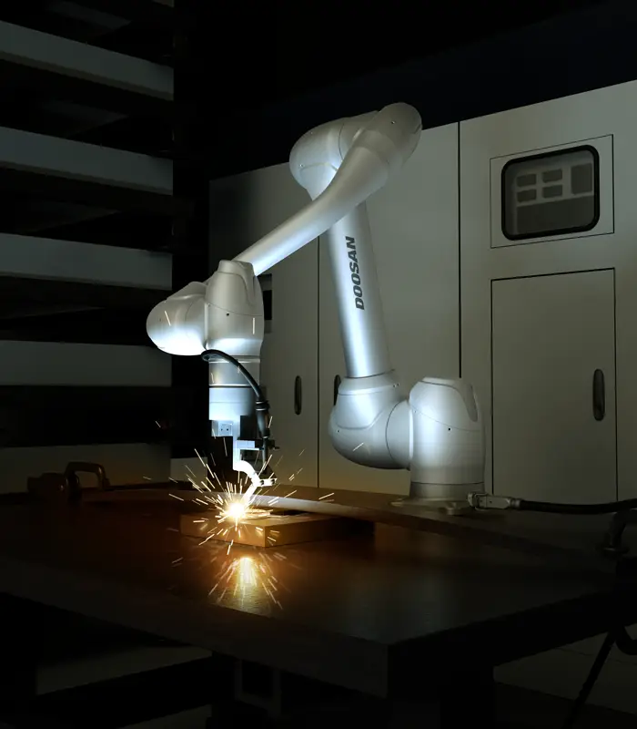 Roboter schweißt punktgenau Doosan Robotics